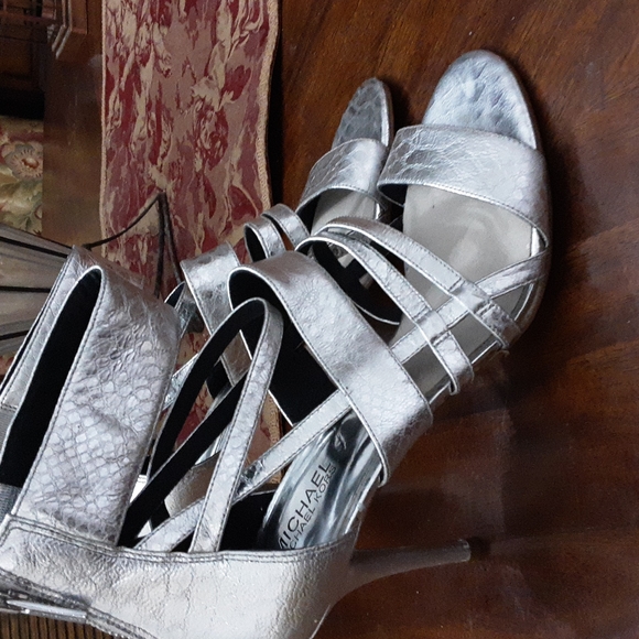 Shoes - Picture 2 of 3